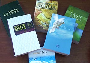Donaron 421 Biblias a la prisión de «El Faro» en Guayaquil